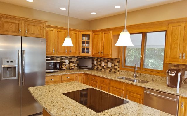 63 Pleasant St, Rockland, MA 02370