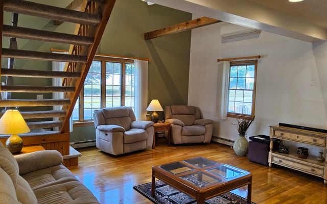 63 Pleasant St, Rockland, MA 02370