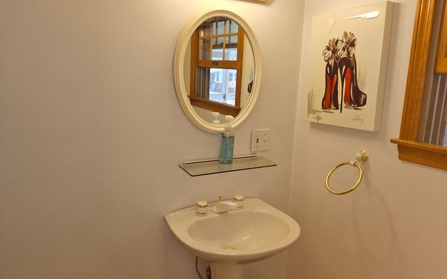 63 Pleasant St, Rockland, MA 02370