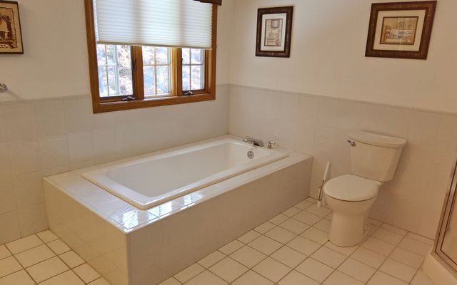 63 Pleasant St, Rockland, MA 02370