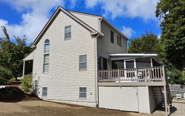 63 Pleasant St, Rockland, MA 02370