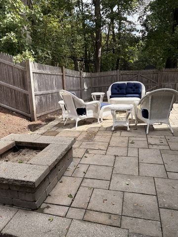 63 Pleasant St, Rockland, MA 02370