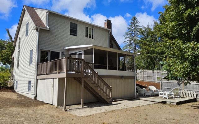 63 Pleasant St, Rockland, MA 02370