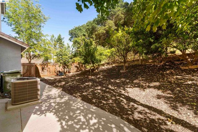 2123 Hidden Pond Road, Lafayette, CA 94549