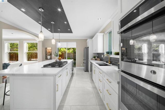 2123 Hidden Pond Road, Lafayette, CA 94549
