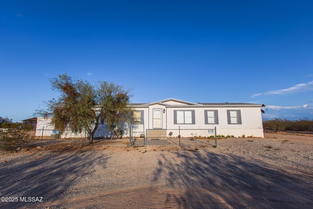 8965 S Silver Star Drive, Tucson, AZ 85735