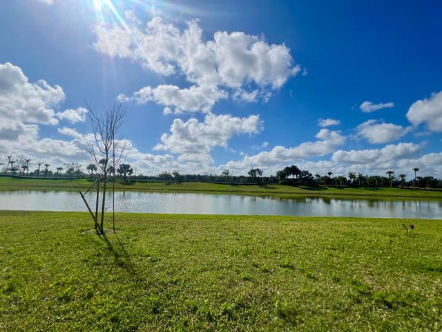 5229 Liberty Lane, Westlake, FL 33470