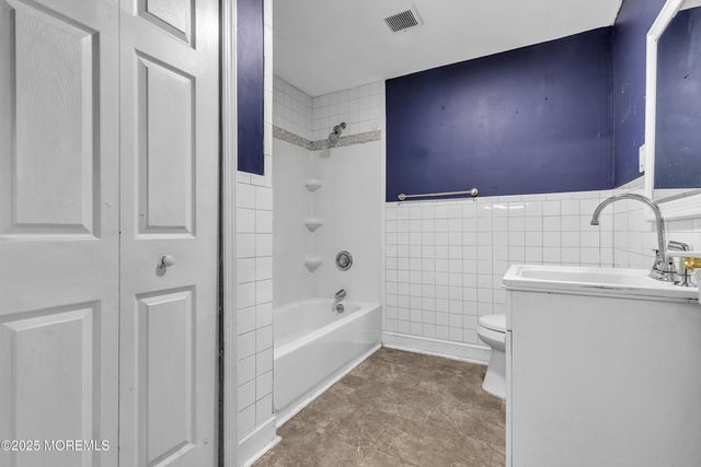 25 Nelson Drive, Barnegat, NJ 08005