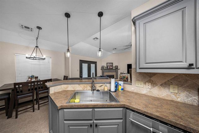 89 NE Deerfield Dr, Elgin, OK 73538