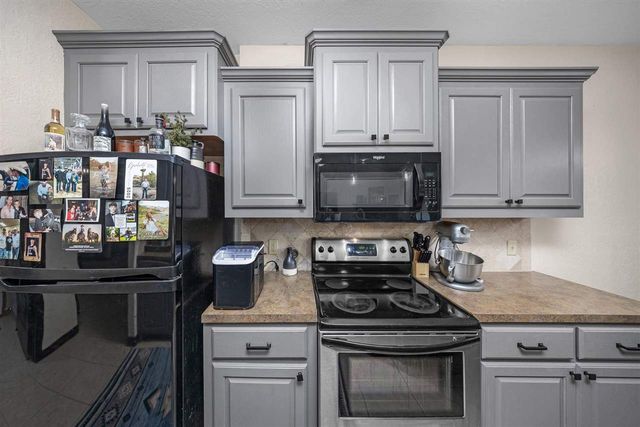 89 NE Deerfield Dr, Elgin, OK 73538