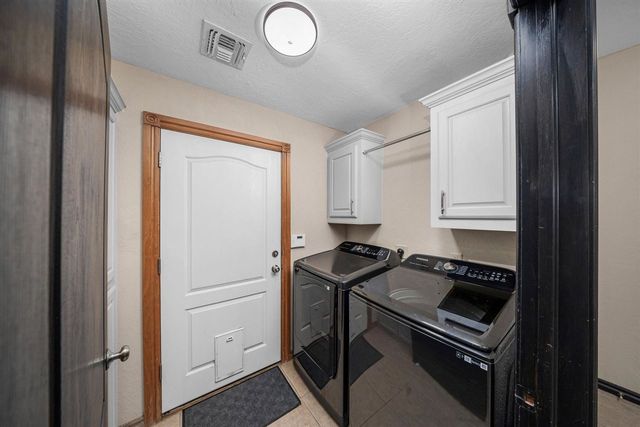 89 NE Deerfield Dr, Elgin, OK 73538