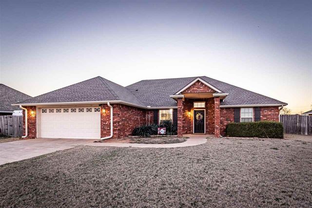 89 NE Deerfield Dr, Elgin, OK 73538