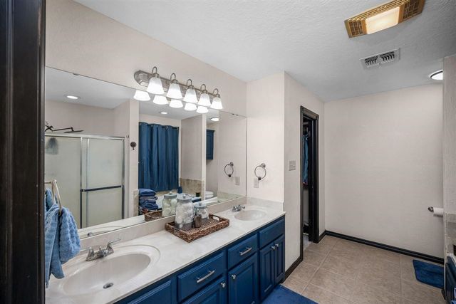 89 NE Deerfield Dr, Elgin, OK 73538