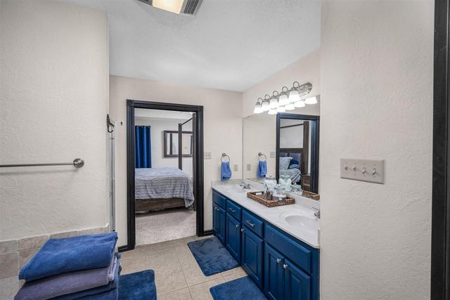 89 NE Deerfield Dr, Elgin, OK 73538