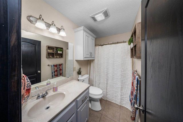 89 NE Deerfield Dr, Elgin, OK 73538