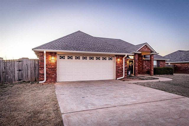 89 NE Deerfield Dr, Elgin, OK 73538