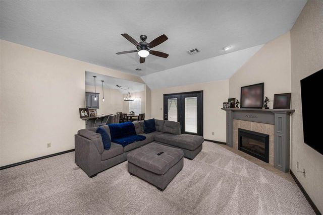 89 NE Deerfield Dr, Elgin, OK 73538