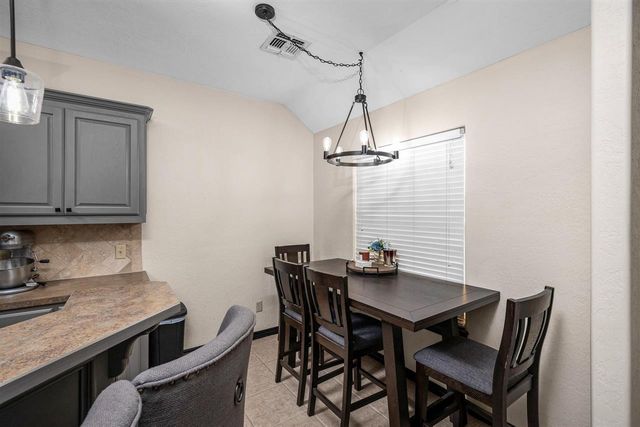 89 NE Deerfield Dr, Elgin, OK 73538