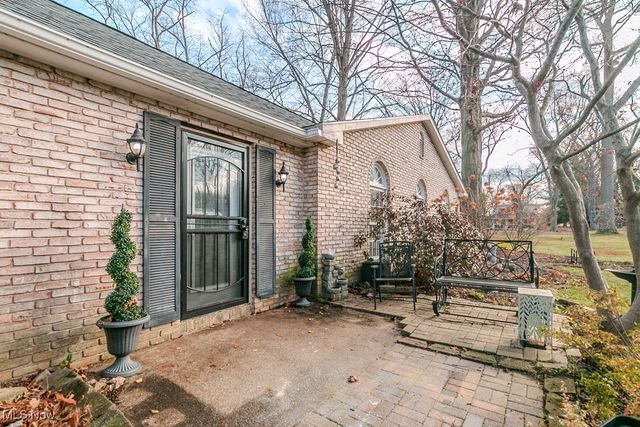 1799 Meadows Drive, Madison, OH 44057