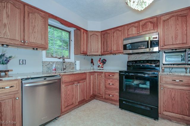 1799 Meadows Drive, Madison, OH 44057