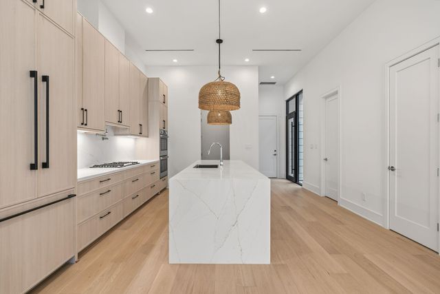 824 Malone Street, Houston, TX 77007