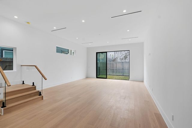 824 Malone Street, Houston, TX 77007