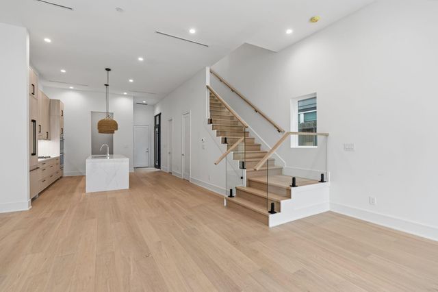 824 Malone Street, Houston, TX 77007