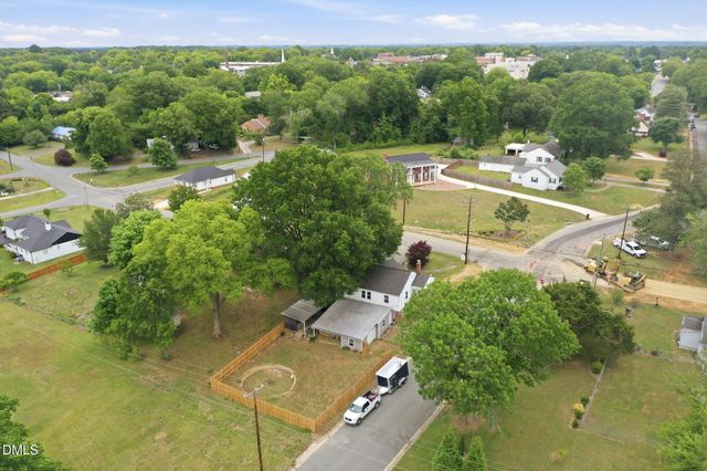 215 Home Avenue, Graham, NC 27253