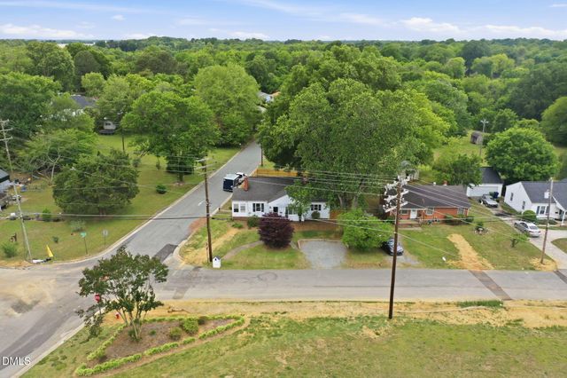 215 Home Avenue, Graham, NC 27253