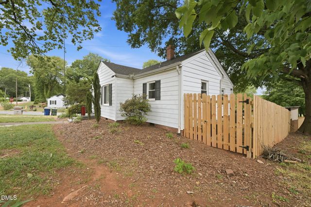 215 Home Avenue, Graham, NC 27253