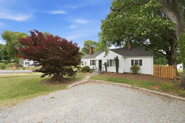 215 Home Avenue, Graham, NC 27253