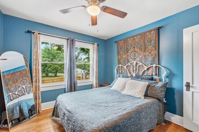 215 Home Avenue, Graham, NC 27253
