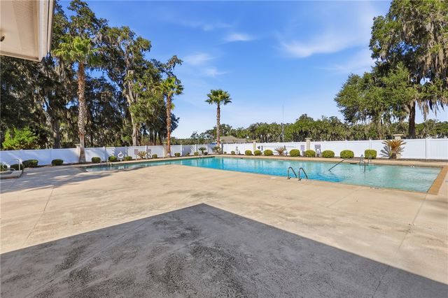 1727 Oak Forest Drive NE, Townsend, GA 31331