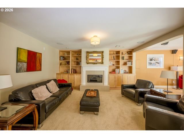 1334 Sw 57TH Ave, Portland, OR 97221