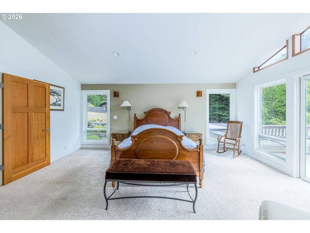 1334 Sw 57TH Ave, Portland, OR 97221