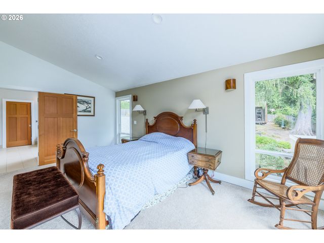1334 Sw 57TH Ave, Portland, OR 97221