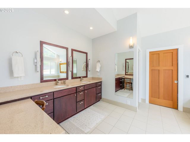 1334 Sw 57TH Ave, Portland, OR 97221