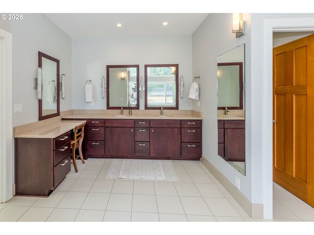 1334 Sw 57TH Ave, Portland, OR 97221