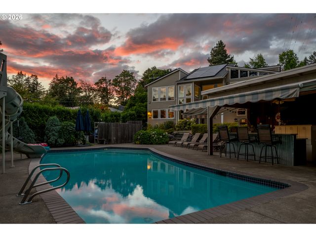 1334 Sw 57TH Ave, Portland, OR 97221
