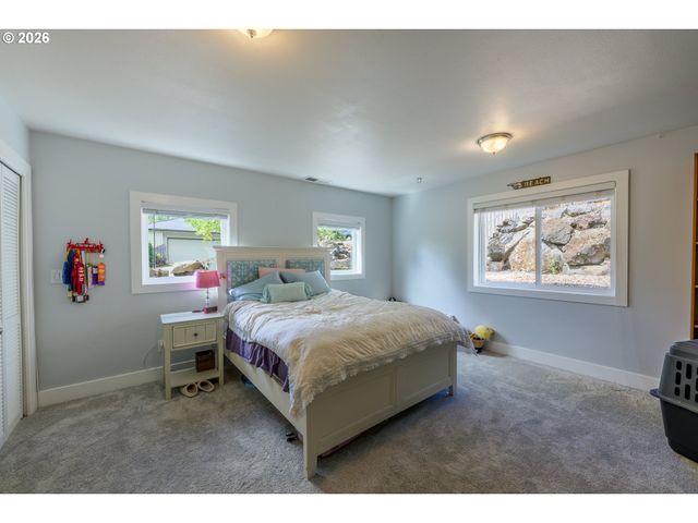 1334 Sw 57TH Ave, Portland, OR 97221