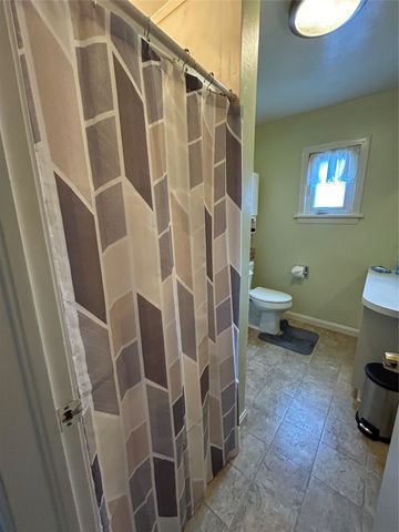 1954 E 2 Street, Erie, PA 16511