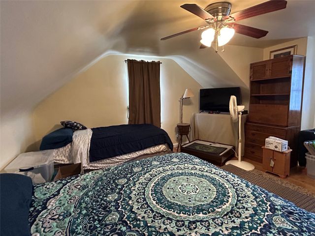 1954 E 2 Street, Erie, PA 16511