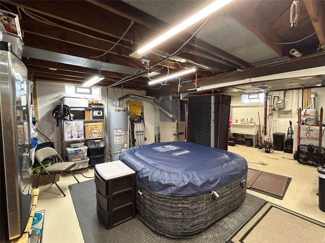 1954 E 2 Street, Erie, PA 16511