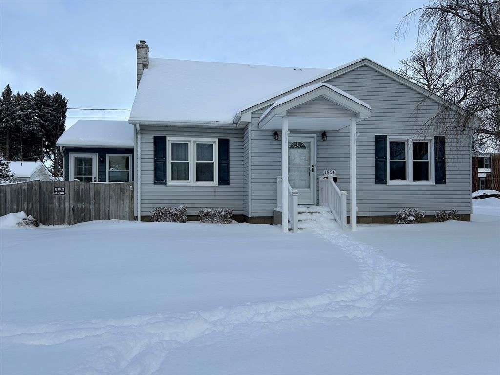 1954 E 2 Street, Erie, PA 16511