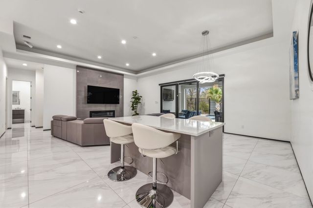 1515 N Fielder Road, Arlington, TX 76012