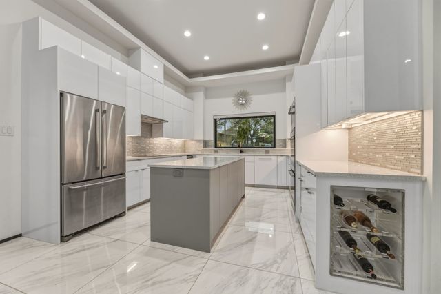 1515 N Fielder Road, Arlington, TX 76012