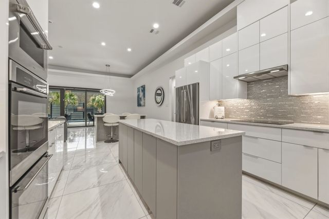 1515 N Fielder Road, Arlington, TX 76012