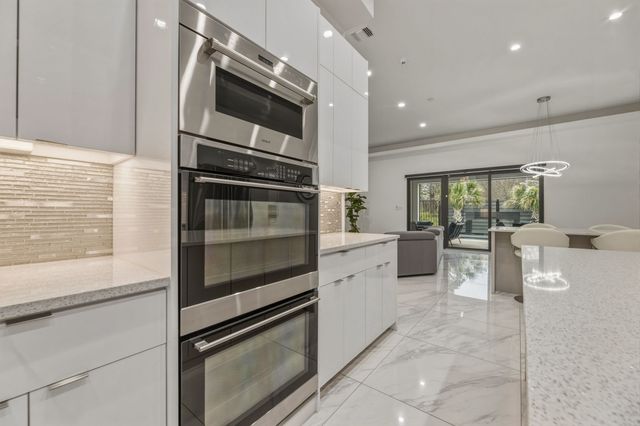 1515 N Fielder Road, Arlington, TX 76012