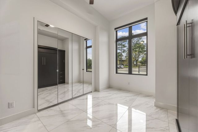 1515 N Fielder Road, Arlington, TX 76012