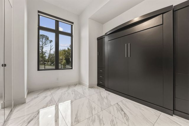 1515 N Fielder Road, Arlington, TX 76012